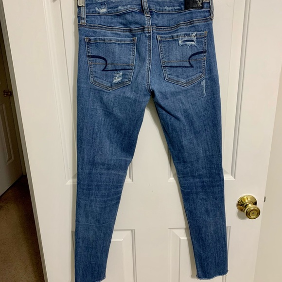 American Eagle Super Low Ripped Jegging Size 4 - Picture 3 of 5